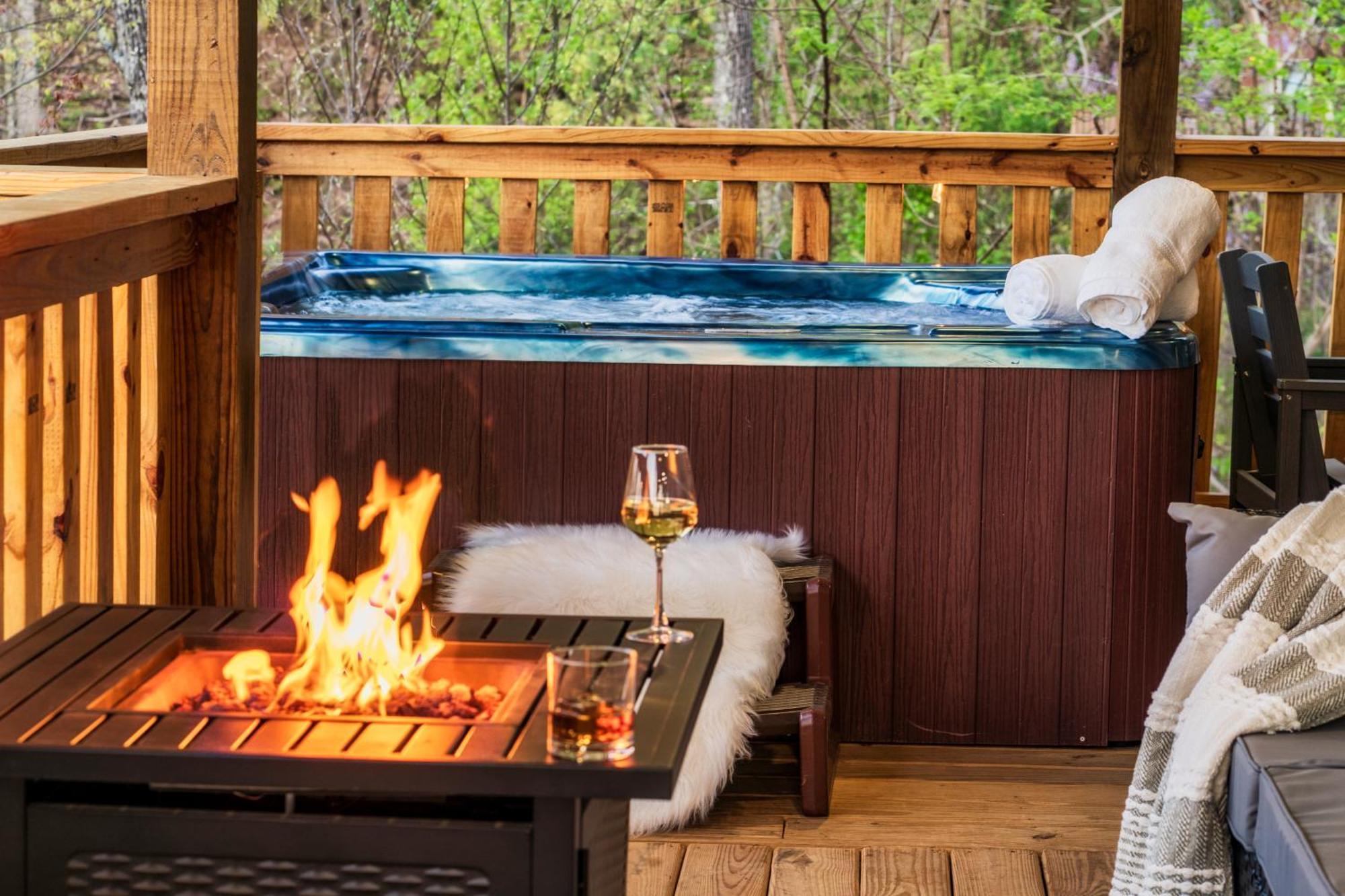 Mountainscape - Brand New Cabin W Views - Hottub - Firetable - Ps5 - Pooltable - 3 Pools Gatlinburg Eksteriør bilde