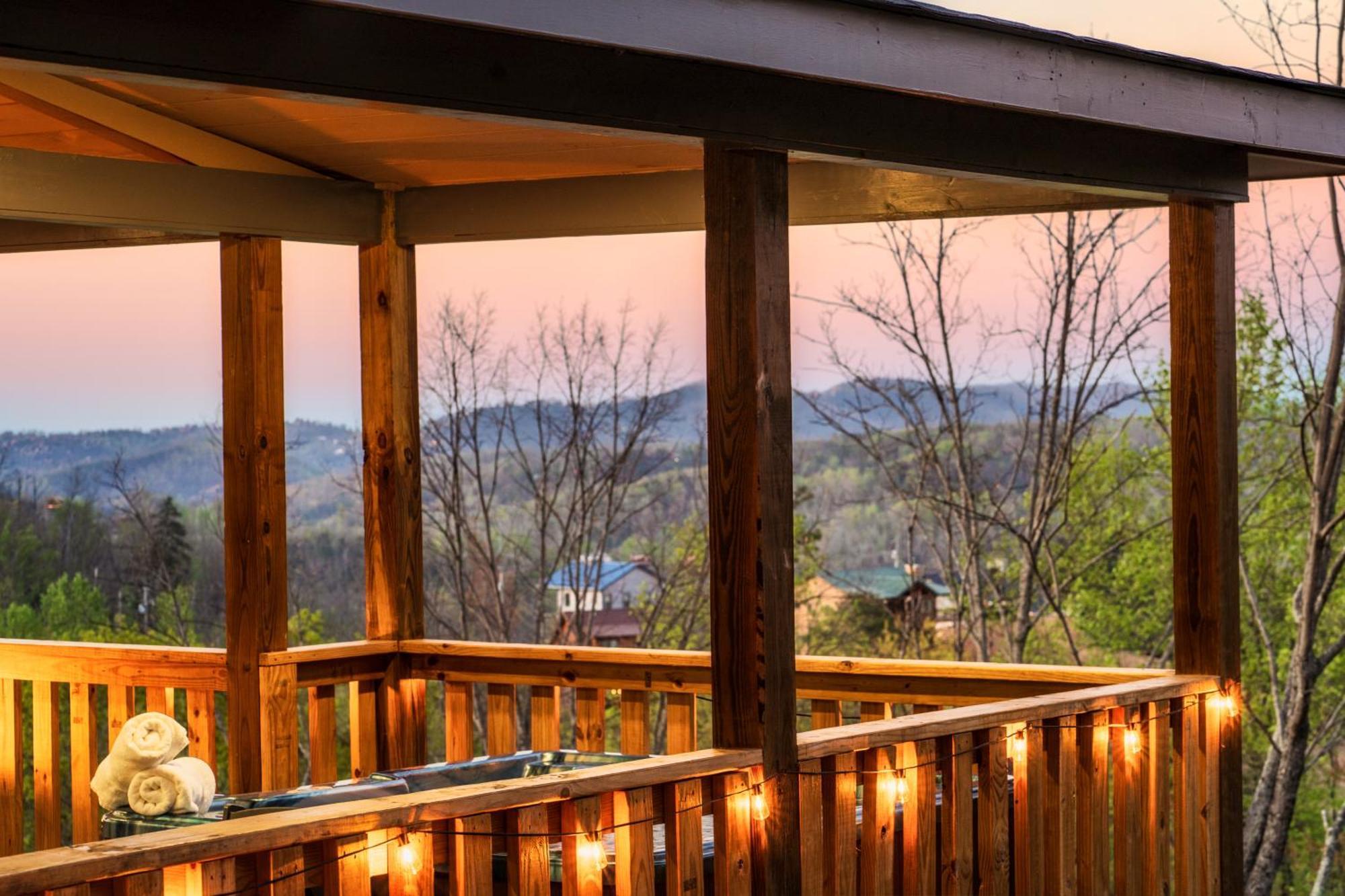 Mountainscape - Brand New Cabin W Views - Hottub - Firetable - Ps5 - Pooltable - 3 Pools Gatlinburg Eksteriør bilde