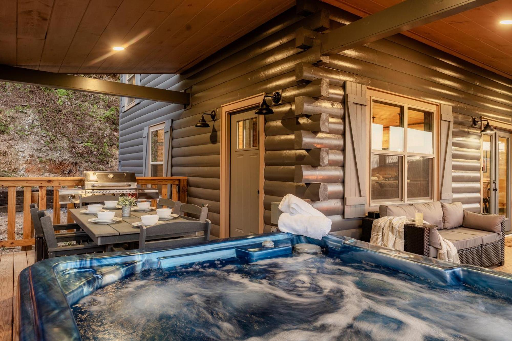 Mountainscape - Brand New Cabin W Views - Hottub - Firetable - Ps5 - Pooltable - 3 Pools Gatlinburg Eksteriør bilde
