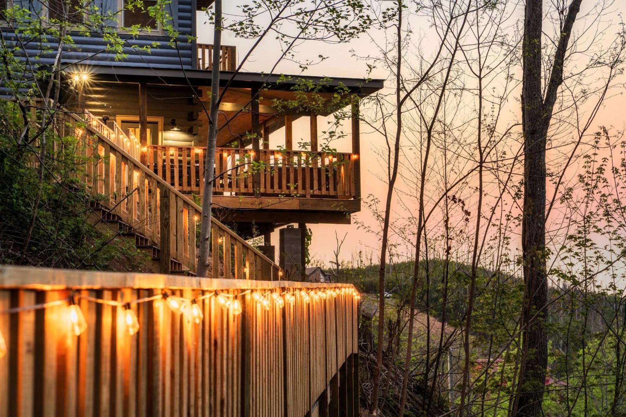 Mountainscape - Brand New Cabin W Views - Hottub - Firetable - Ps5 - Pooltable - 3 Pools Gatlinburg Eksteriør bilde