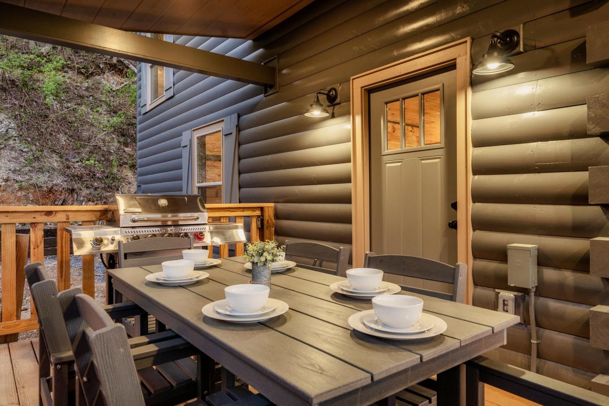 Mountainscape - Brand New Cabin W Views - Hottub - Firetable - Ps5 - Pooltable - 3 Pools Gatlinburg Eksteriør bilde