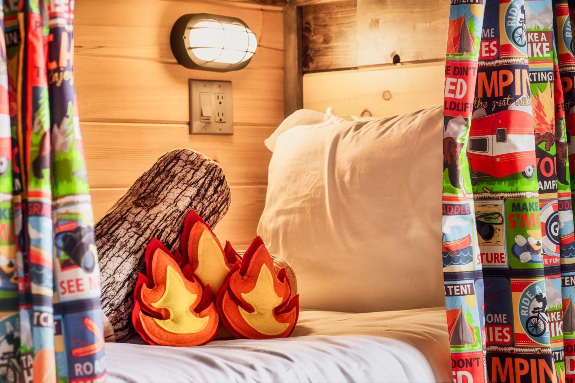 Mountainscape - Brand New Cabin W Views - Hottub - Firetable - Ps5 - Pooltable - 3 Pools Gatlinburg Eksteriør bilde